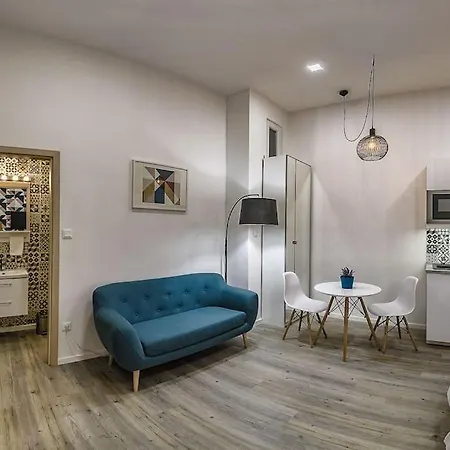 Glam Downtown Apartmán *