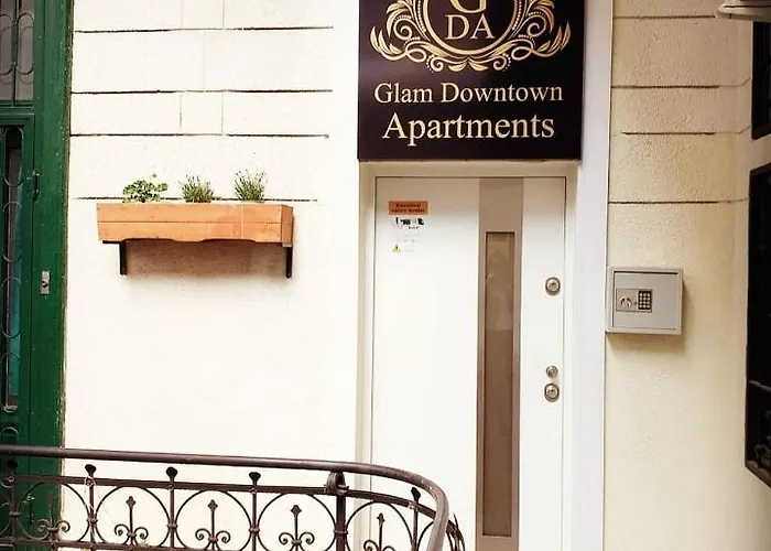Glam Downtown *